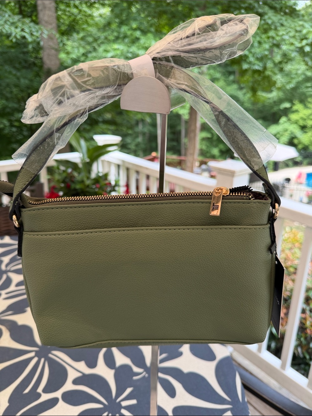 London Fog Bella Pebble Leather Crossbody Bag
Olive NWT - Picture 7 of 15